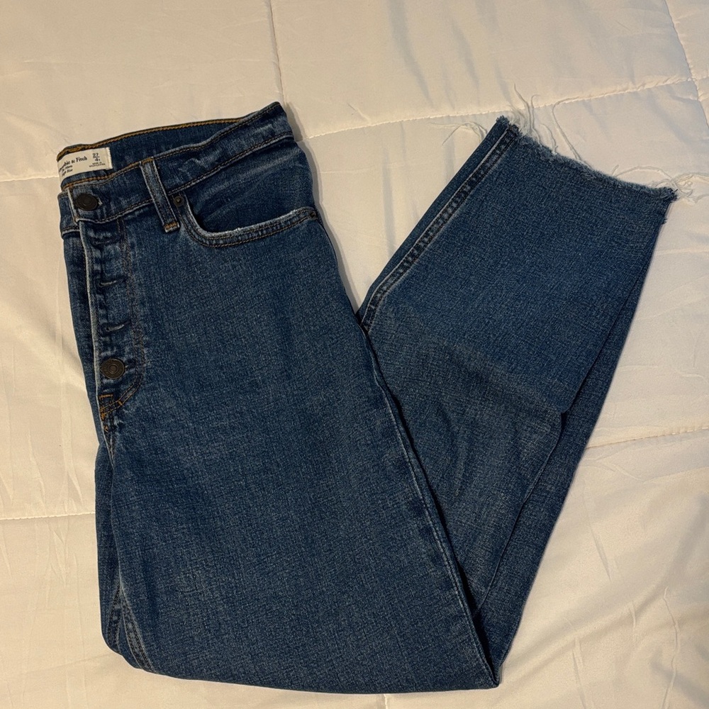 ABERCROMBIE MOM JEANS